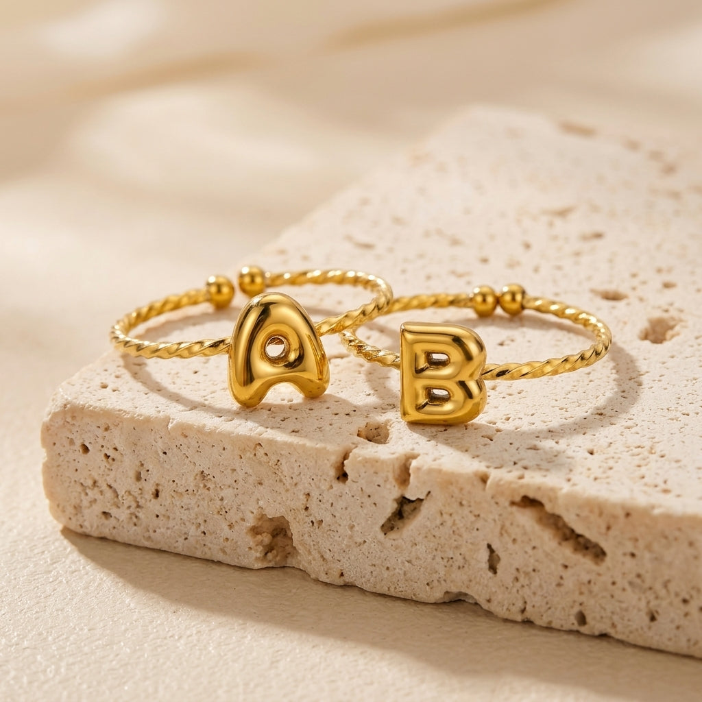 Bague torsadée initiale personnalisée
