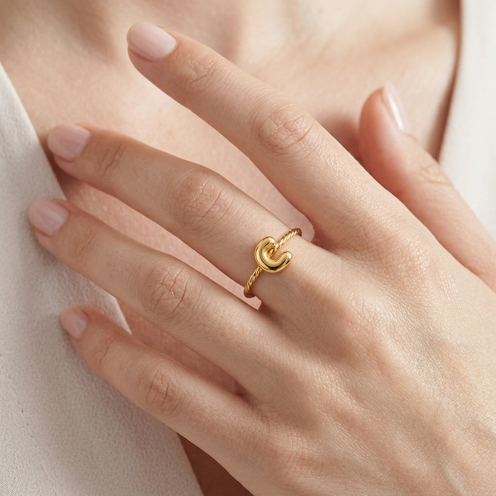 Bague torsadée initiale personnalisée