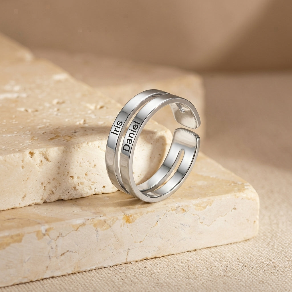 Bague jusqu'à 3 prénoms avec plaque gravée