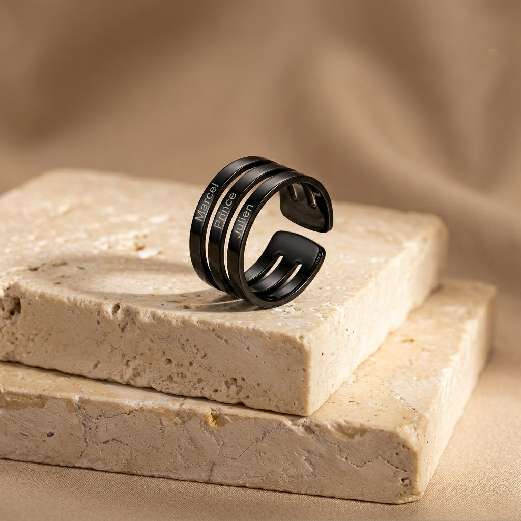Bague jusqu'à 3 prénoms avec plaque gravée